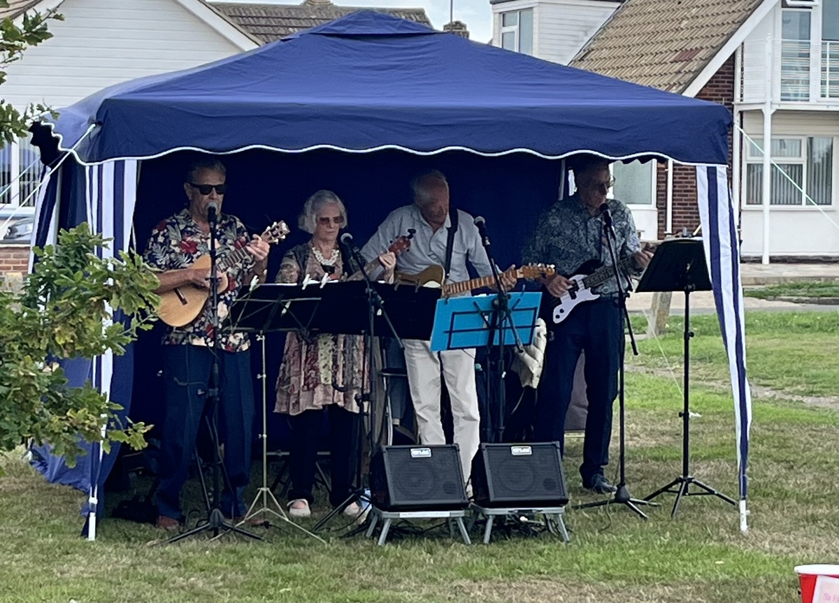 Great tunes from the Ukulele band!